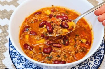Turkish recipe from a Turkish friend, it's so delicious! Turkish Bean Stew!