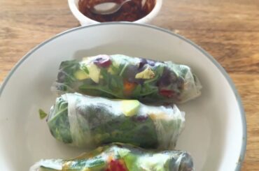 Super healthy lunch recipe idea spring rice paper rolls