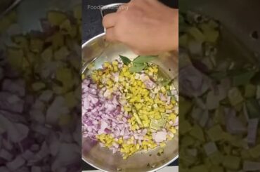 Poha recipe/Kanda Poha/Indian Breakfast Recipe/Savory Flattened Rice #shorts #healthybreakfast