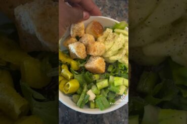 Healthy IT GIRL salad #minivlog #girlvlog #cookwithme #healthyrecipes #healthysnacks #foody #goals