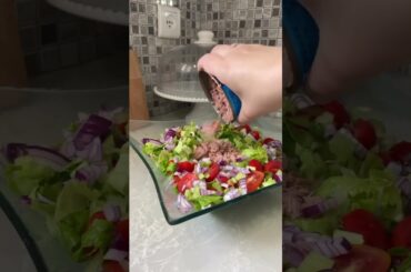 AMAZING Tuna Bagel Salad #recipe #salad #healthy