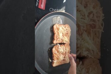 Healthy garlic bread recipe in home style. #easyrecipe #5minsnacksrecipe #eveningsnacks #food #yt