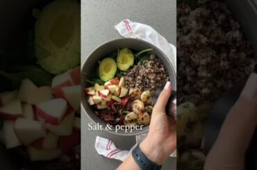 Healthy and easy salad idea! #fitness #recipes #recipeshorts #healthy #salad #shrimps #saladrecipe