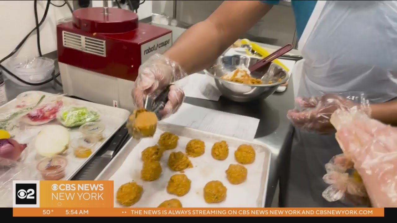 Bronx hospital teaching how to cook easy, healthy meals Bronx hospital teaching how to cook easy, healthy meals