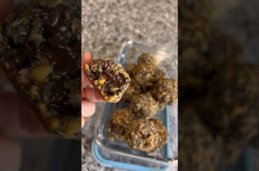 HEALTHY AND DELICIOUS CHIA PROTEIN BALLS #proteinballs #healthysnacks #healthyrecipes