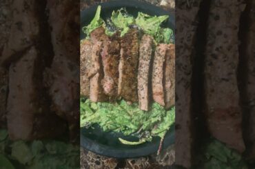 Watch me make a HEALTHY DINNER for my husband tonight! Steak salad with avocado dressing #shorts