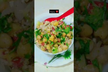 HEALTHY PROTEIN SALAD RECIPE. #salad #healthysalad #shots #shortvideo #cookwithmom&dad