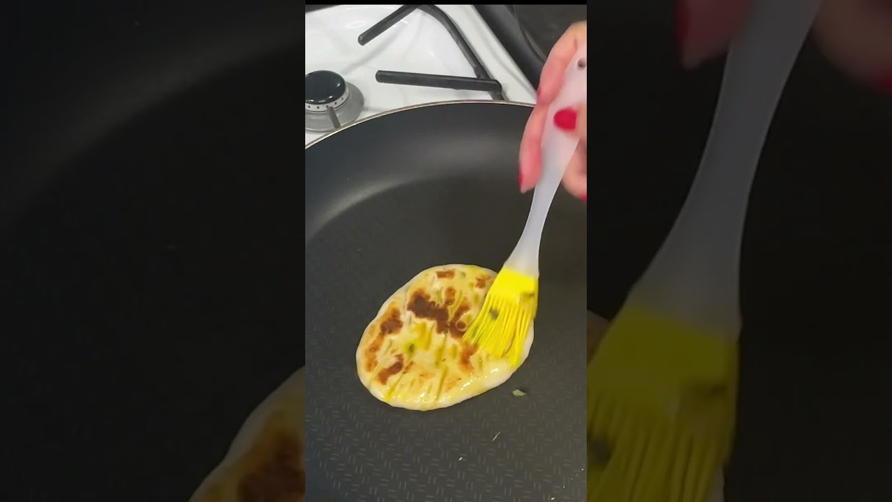 10 calorie garlic naan bread #caloriecounting #healthy #shorts 10 calorie garlic naan bread #caloriecounting #healthy #shorts