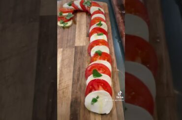 Fresh mozzarella tomatoes basil easy recipe healthy holiday option