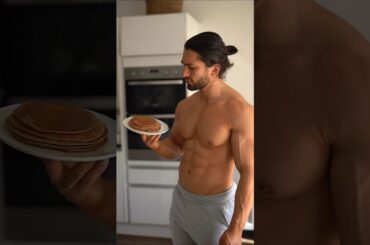 My quick and easy protein pancake recipe with great macros.