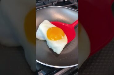 How to Make Hungry Girl’s Portabella Huevos Rancheros Recipe // #shorts