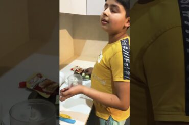 How to make a roti#healthy#sandwich#recipe#by a naughty boy #trendingmostviral@annumaan2635