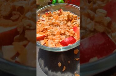 MUSELI BREAKFAST RECIPE | HEALTHY BREAKFAST #shorts #youtubeshorts #ashortaday #ytshorts