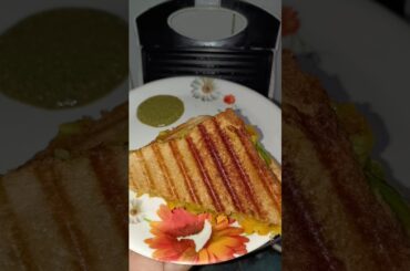 Aloo-Veggie Sandwich|| Easy Recipe Of Making Sandwich|| #shorts #sandwich #viral