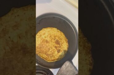 Healthy Indian breakfast Moong daal cheela #healthyrecipes #ironrichfoods #quickbreakfast #trending