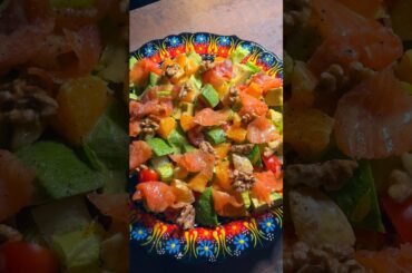 Smoked Salmon, avocado and veggie healthy SALAD recipe #shorts #saladrecipe #salmonsalad