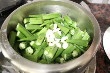 one pot bhindi recipe for lunch or dinner | Indian cooking video | Healthy vegan recipe weight loss