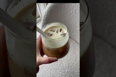 THE BEST COFFEE RECIPE TO MAKE AT HOME *macadamia maple nut latte* #coffeerecipe #starbucks