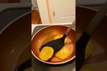 Salty pancakes with pumpkin flower milk and eggs #healthy #delicious #pumpkinflower #pancakes