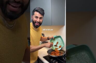 Low calorie chicken Mac n cheese filled with protein #protein #weightloss #shorts