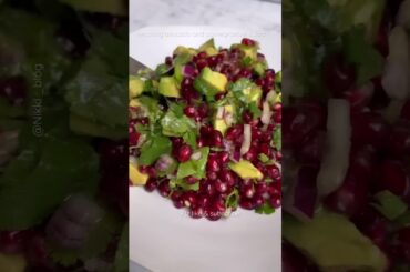 Amazing avocado and pomegranate salad / healthy quick salad recipe #shortsfeed