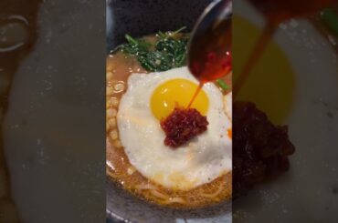 Last Minute Vegetarian Ramen Bowl | Quick & Healthy Dinner Idea #shorts