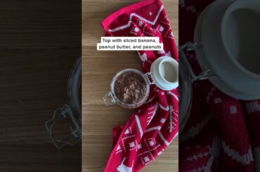 Healthy breakfast idea for weight loss - snickers porridge