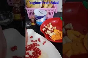 Yoghurt Fruits Salad | Breakfast for Weight loss | Quick & Tasty Breakfast | #shorts #fruitsalad