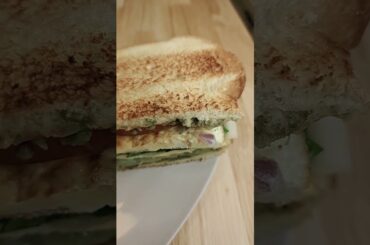 Delicious & Healthy Avocado Egg Sandwich #Shorts