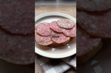 Easy Italian Salami Avocado Tomato Mozzarella Basil Sandwich #lunchideas #healthy #recipe #brunch