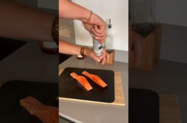 HEALTHY GIRL DINNER - a quick and easy healthy dinner recipe for you to try #dinnerinspo #easyrecipe