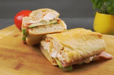 Prosciutto cotto sandwich very easy and quick to make. Healthy recipe for morning breakfast