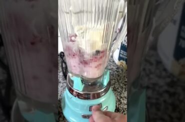 Healthy and Easy SMOOTHIES | low cal & tasty weight loss! #shorts