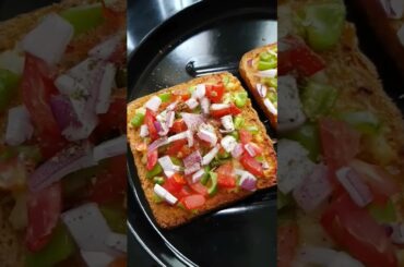 Healthy bread pizza Recipe on my Channel Subscribe for more Recipes #foodmedia #yummyfood #delicious