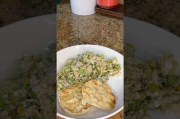 #asmrfood #easyrecipe #tuna #healthyfood #lunch #salad #protein #lunchideas #healthyrecipes