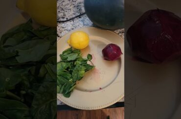 Looking To Lose Weight? Check Out This Delicious Detox Juice Recipe!