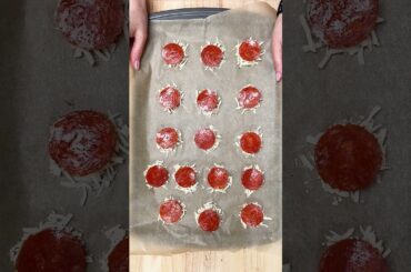 How to Make Hungry Girl’s Baked Pepperoni Pizza Bites Recipe // #shorts