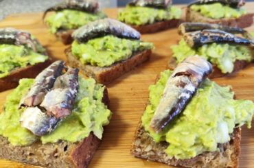 Homemade bread and healthy tapas with avocado 4K #4k #healtyfood #georgianasirbu