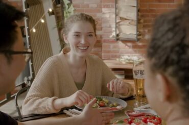 "Salad Superpowers: Nutrient-Rich, Digestion-Boosting, and Weight-Friendly!"