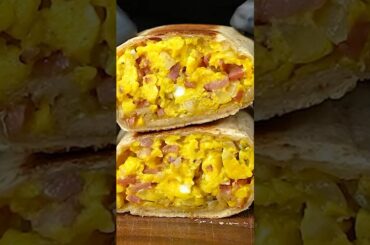 Quick And Easy Breakfast Idea: Egg-stuffed Bread Rolls