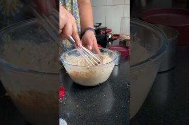 Day 26 of What I Eat in a Day - Baking Oats Banana Bread - YUM! #HappyEatsWhat