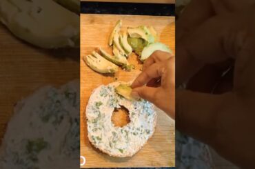 Breakfast Bagel sandwich #bagel #bagelsandwich #indiansandwich #vegsandwich#shortsfeed#shorts #meb4u