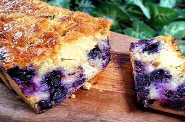 Oats, Apple, Yogurt and Blueberries! Delicious and Easy Homemade Cake Recipe!