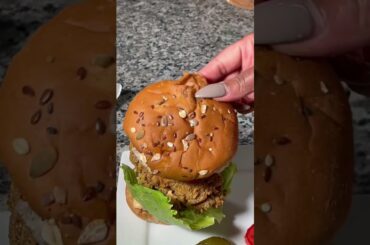 Vegan Fried Chickn Sandwich #recipe #foodchoice #health #food #shorts #healthy #foodie #vegan
