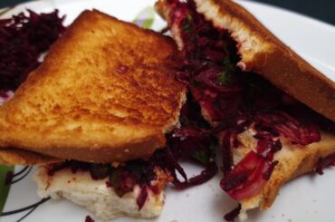 Healthy Beetroot Sandwich in just 2 minutes || Beetroot Sandwich Recipe || Quick Breakfast
