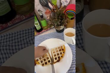 Breakfast Recipe | quick sandwich in waffle maker | Pakistani vlogger in Oman #breakfast