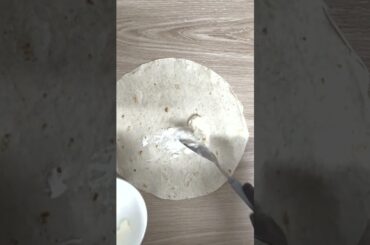 Juicy buffalo chicken wrap | #sandwich #healthy