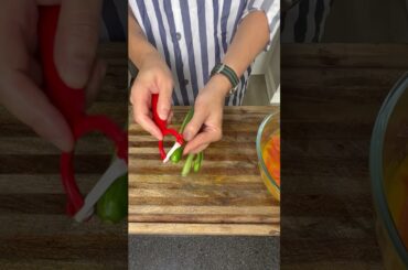 "Refreshing Citrus and Mango Smoked Salmon Salad Recipe | Quick & Healthy Meal" #shorts