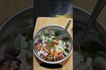 Healthy Salad Recipe #youtubeshorts #viral #peanutsalad #sumiskitchen #shorts #shortsfeed