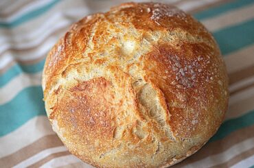 4 Ingredients! No knead bread! Everyone can make this homemade bread!